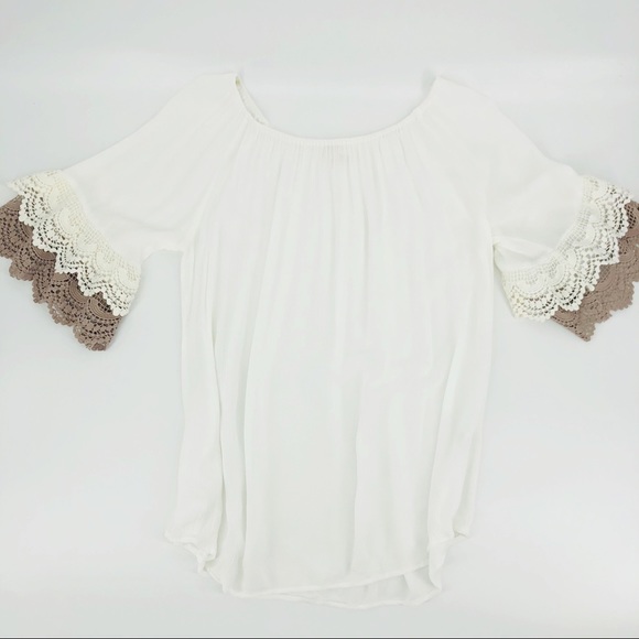 Umgee Off The Shoulder Crochet Bell Sleeve Top SM - Picture 4 of 6